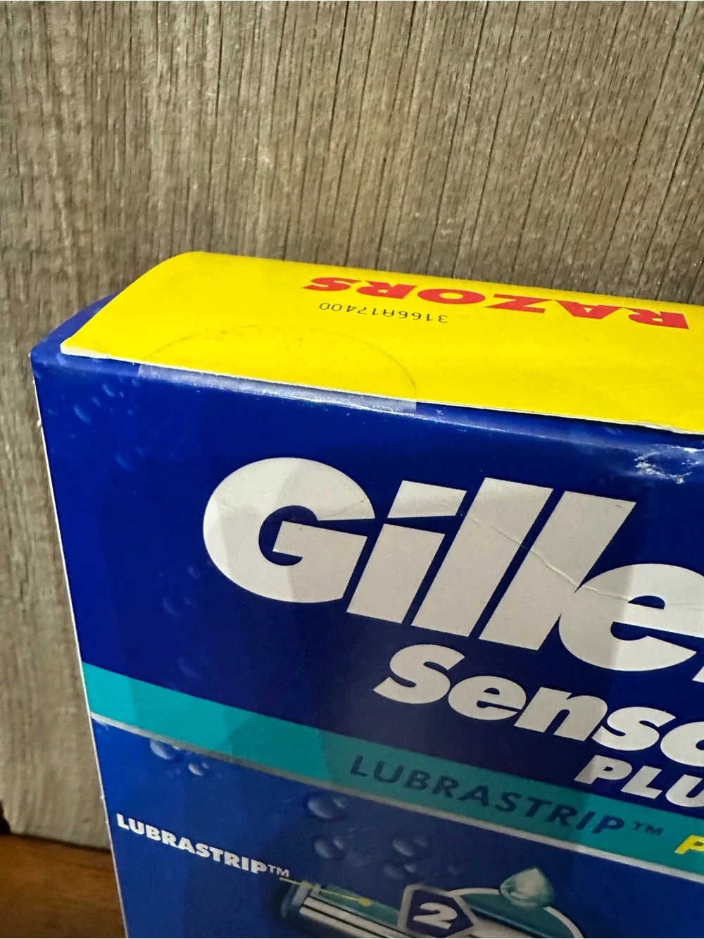 Gillette Sensor2 Plus Pivoting Head + Lubrastrip Men’s Disposable Razors 52 ct